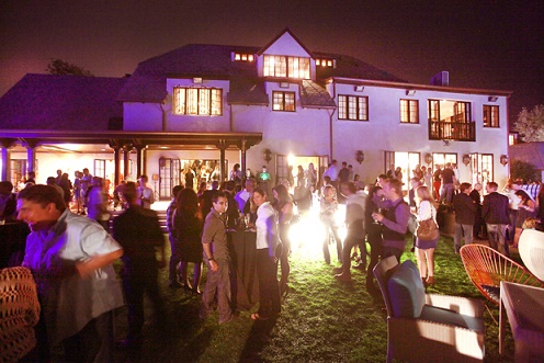 Expert Guide To Throwing an Amazing House Party - Beauty and the Mist