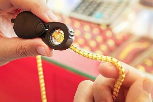 Scammer Spotlight 3 Ways To Spot Fake Jewelry - Beauty and the Mist